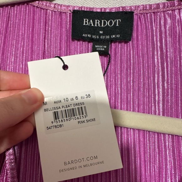 NWT Bardot Bellissa Pleat Dress - size 6 - Picture 7 of 8